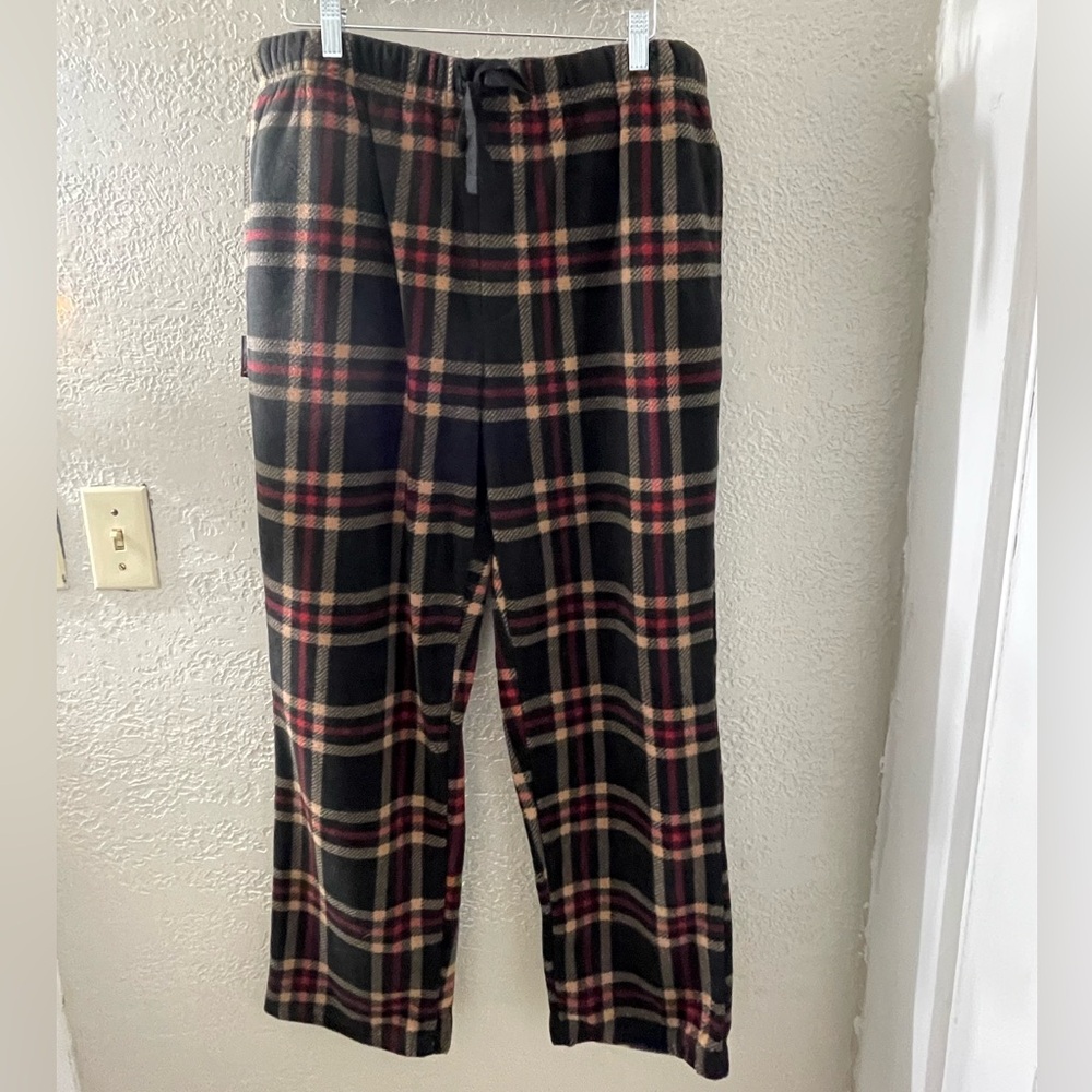 Avalanche Men’s Checkered Pajamas- Black, Red, Beige Size XLARGE‎